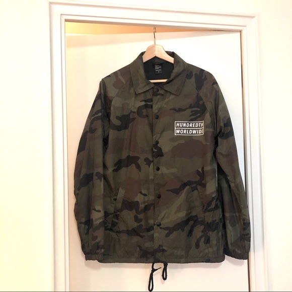 ⭐️ HOST PICK ⭐️ HUNDREDTH The Worldwide Windbreaker (Camo) - Picture 3 of 8